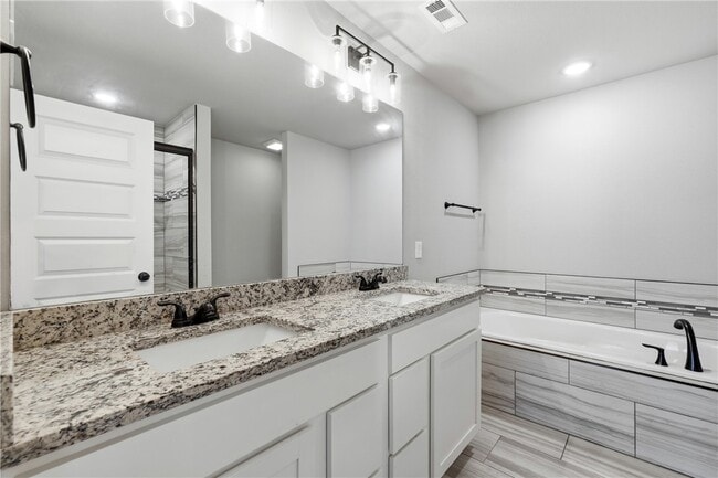 Building Photo - 14 Drew Ln