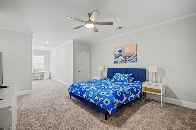 Building Photo - 3 BED | 3.5 BATHS | TWO CAR GARAGE | HERB RIVER | FURNISHED TOWNHOME