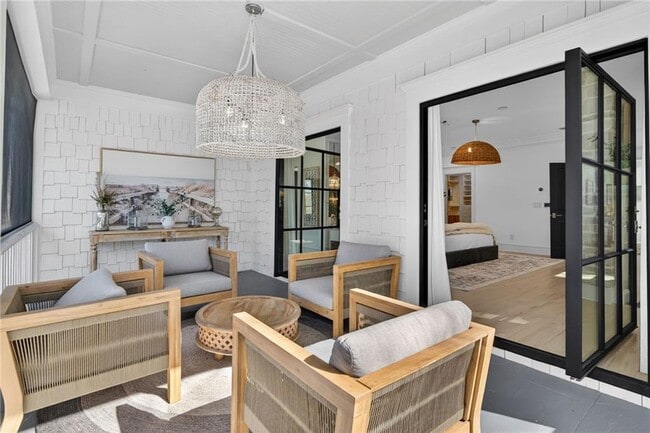 Building Photo - 1812 Wellbourne Dr NE