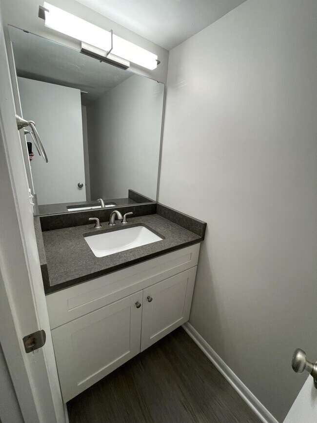 Building Photo - 159 Harvest Dr