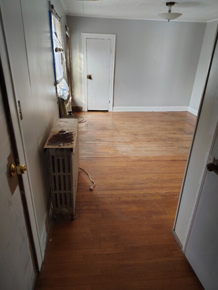 Building Photo - 67 St Charles St