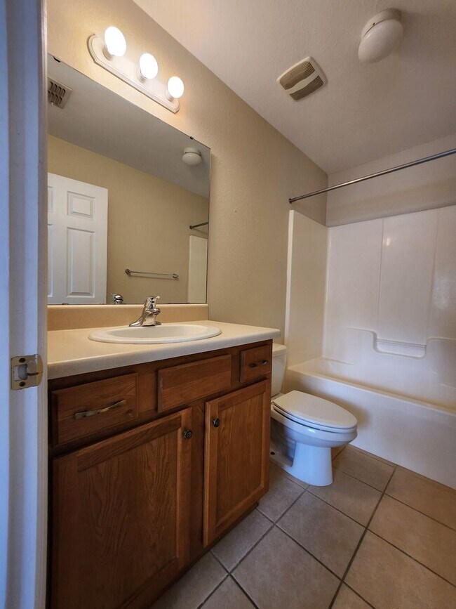 Building Photo - Large 3 bedroom town home with pool and gym for rent June 8, 2026 for $1650 per month