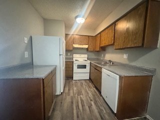 Building Photo - 8300 Calmont Ave