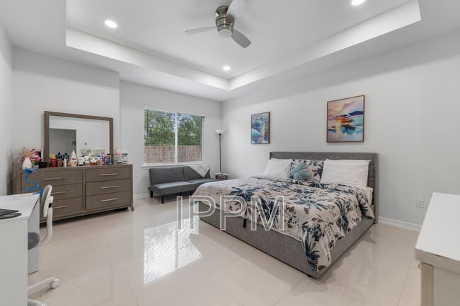 Building Photo - 1622 Helena Dr