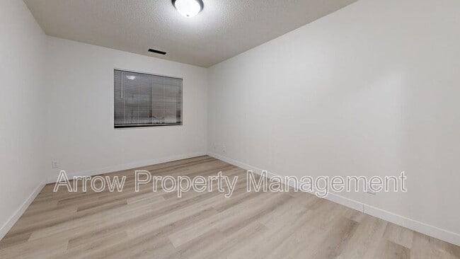 Building Photo - 207 E Arbor Ave