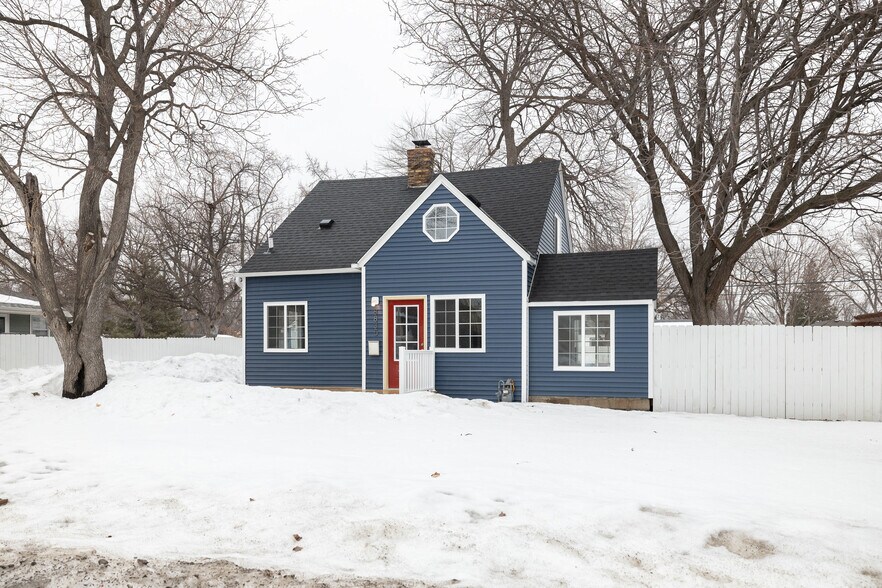Primary Photo - 8835 Nicollet Ave S