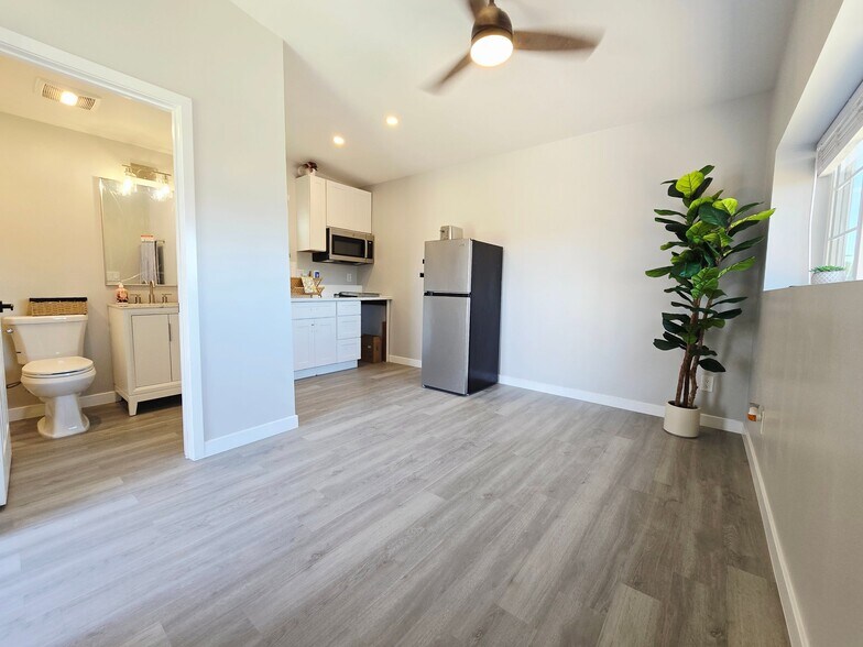 Building Photo - 4229 Panorama Dr