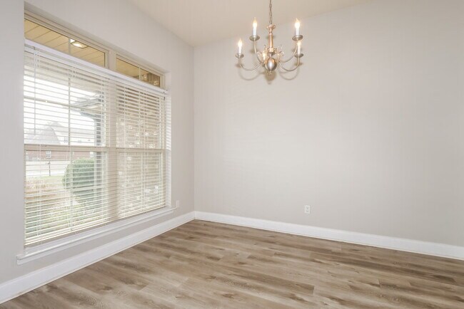 Building Photo - 4792 Arrowhead Ln