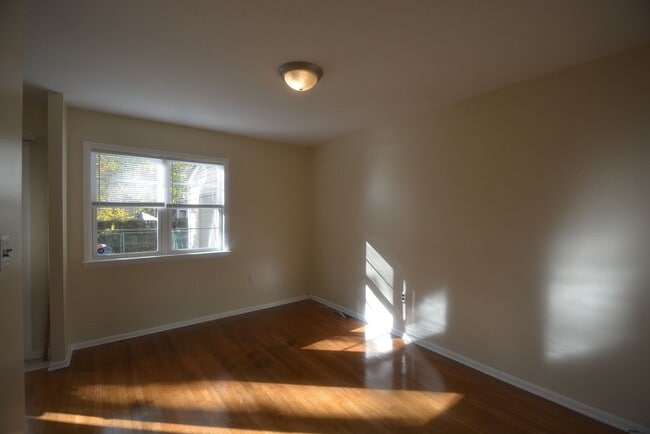 Building Photo - Recently Updated 3 Bedroom 1 Bath in Newar...