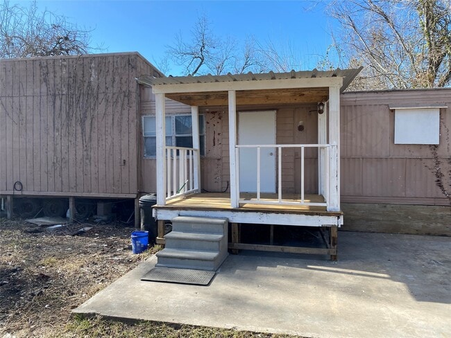 Building Photo - 310 Harris Rd