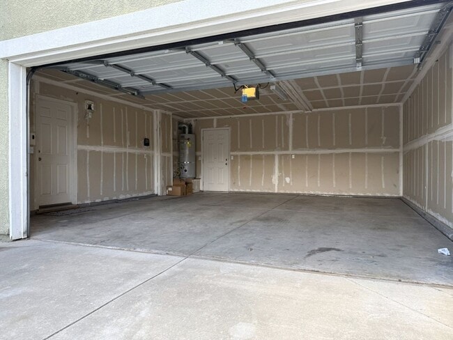 Building Photo - Beautiful Two-Story Home in Desirable Bellevue Ranch!