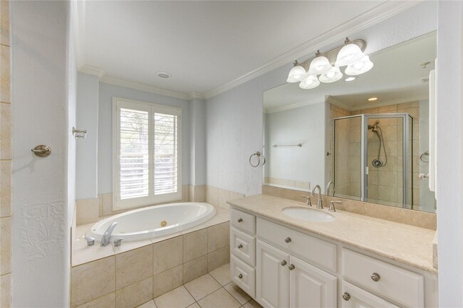 Building Photo - 4340 Lake Walk Ct
