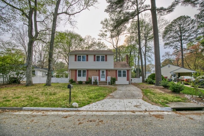 Building Photo - Great Location in Williamsburg!