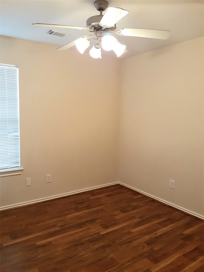 Building Photo - 16914 Great Oaks Glen Dr