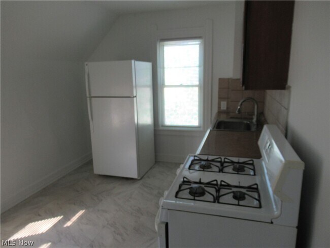 Building Photo - 67 Woodrow Ave