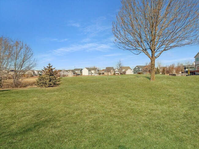 Building Photo - 8449 Forestview Ln N