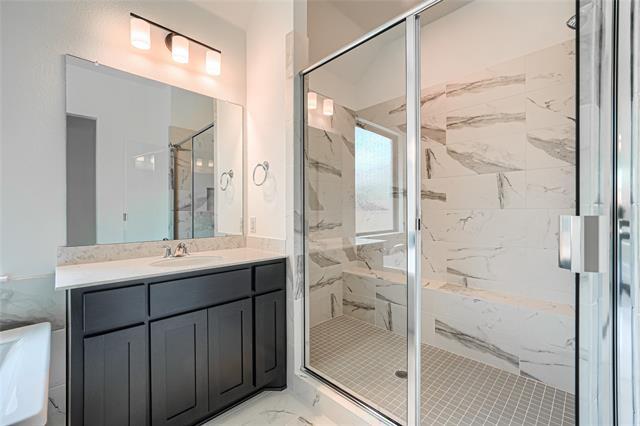 Building Photo - 4304 Glen Rose St