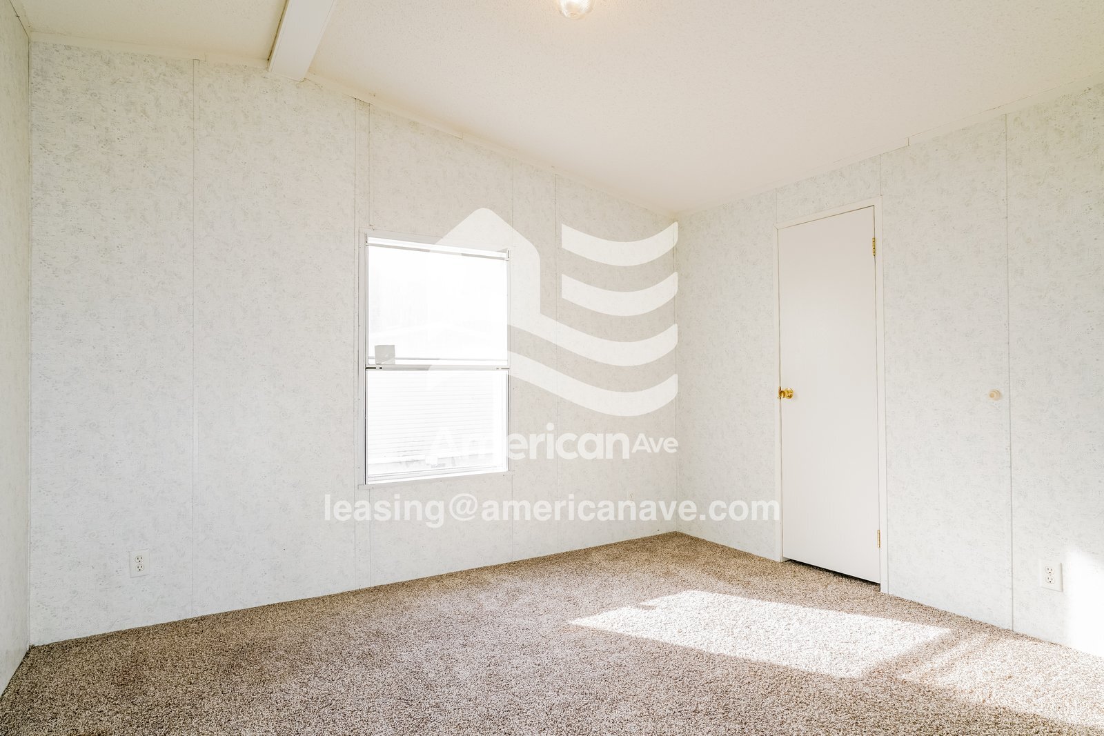 Building Photo - 1007 E River Rd