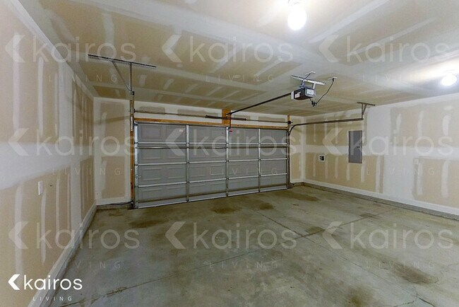 Building Photo - 237 Western Red Cedar Dr
