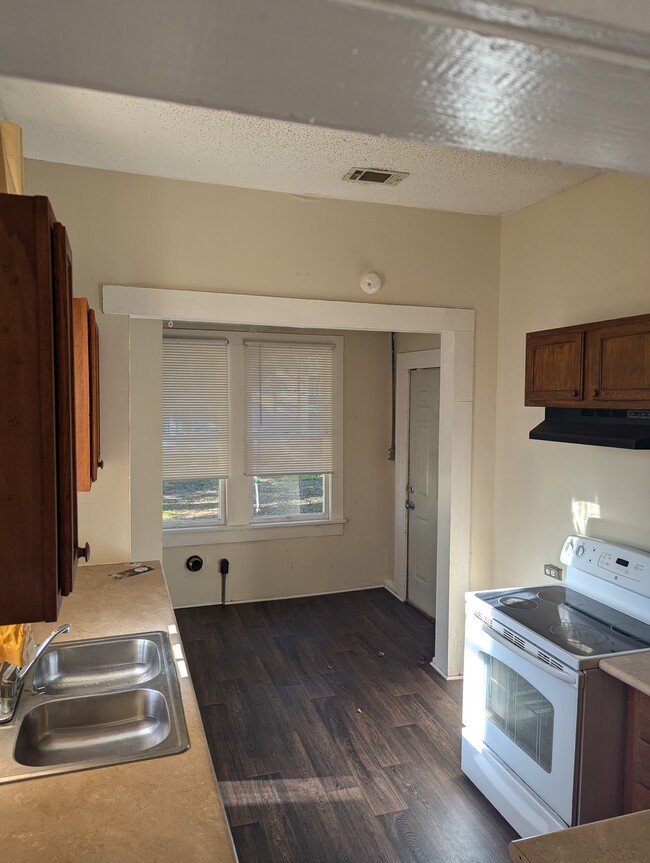 kitchen - 310 Ludwig Ave