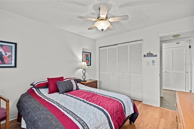 Building Photo - 1942 Golf View Dr