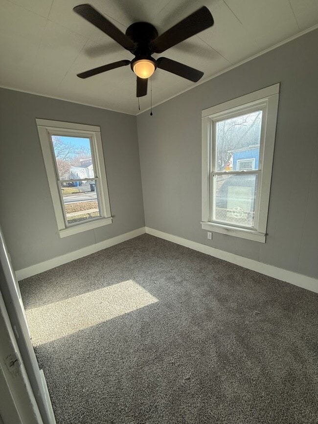 Building Photo - Lovely 2 bedroom now available!