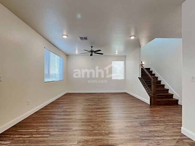 Building Photo - 724 Terrain Star Ave