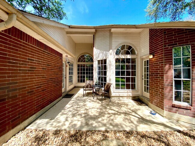 Building Photo - 13706 Morningbluff Dr