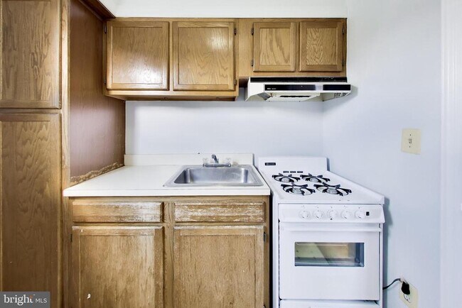 Building Photo - 1720 N Quinn St