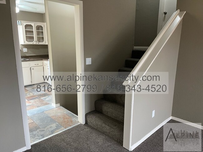 Building Photo - Updated Independence Duplex, Fort Osage SD