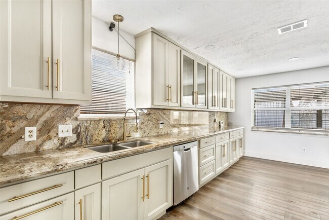 Building Photo - 3615 Acorn Springs Ln