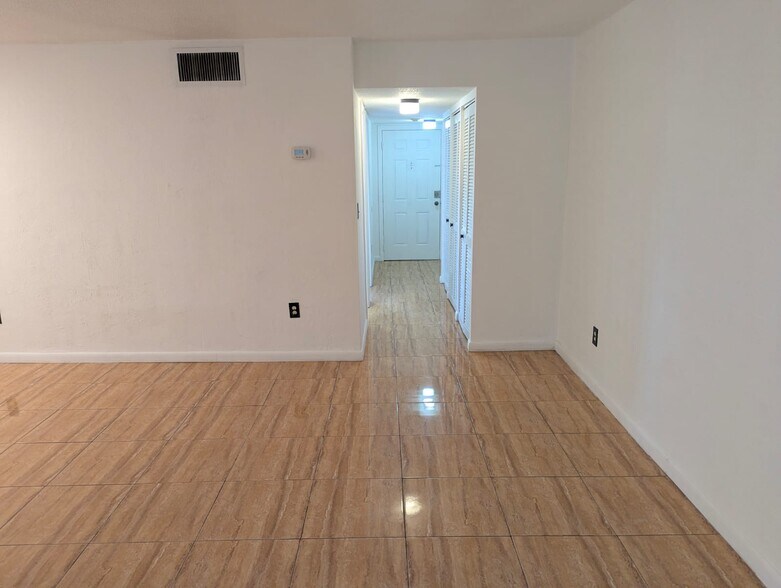 Building Photo - 20400 NW 7th Ave