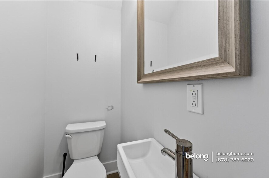 Building Photo - 5549 Columbo St