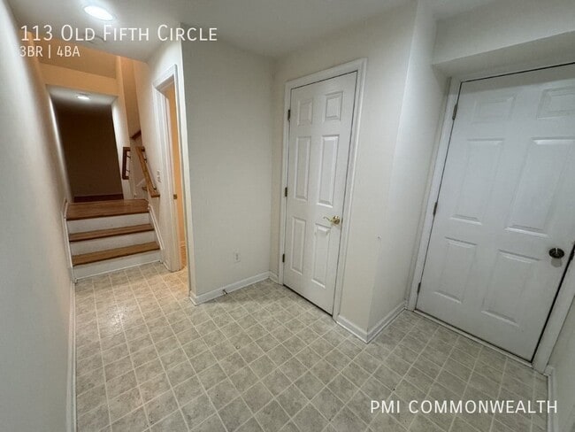 Building Photo - 113 Old Fifth Cir