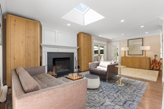 Building Photo - 977 Continental Dr