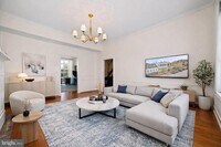 Building Photo - 415 William St