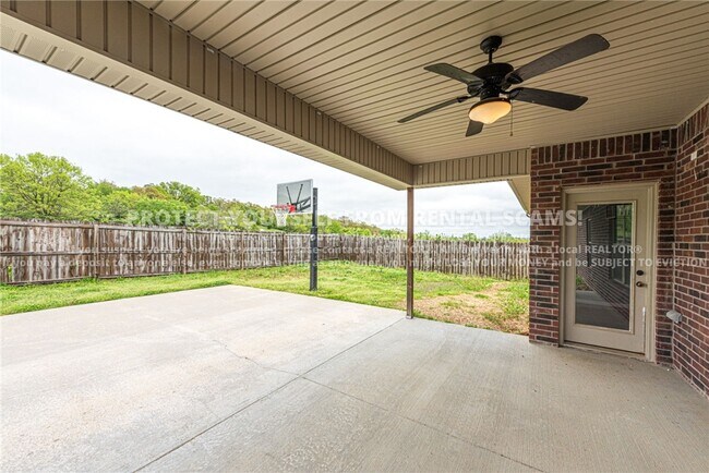 Building Photo - 2912 W Featherock Way