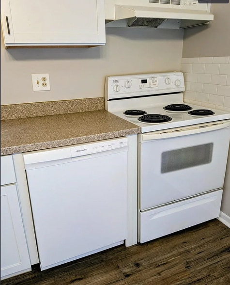 Building Photo - 303 W Elizabeth St