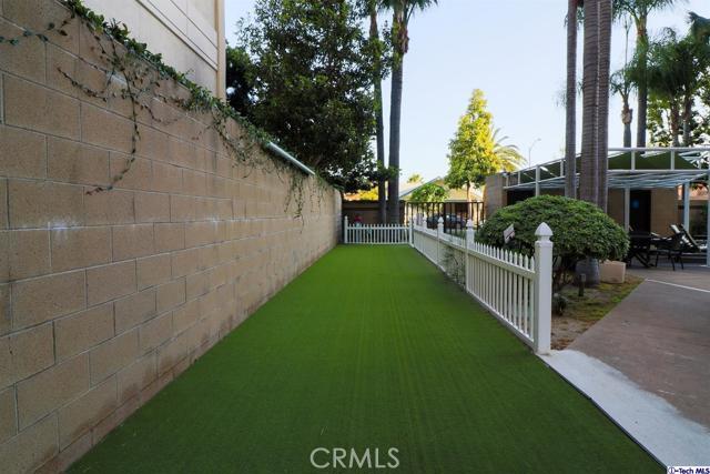 Building Photo - 343 Pioneer Dr