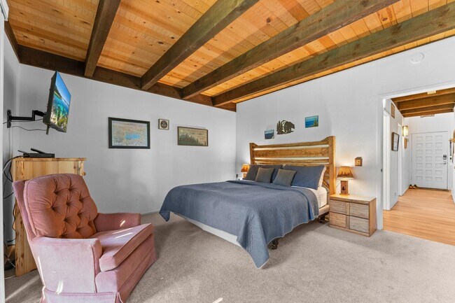 Building Photo - SKI LEASE:  Townhome near Northstar, Sleep...