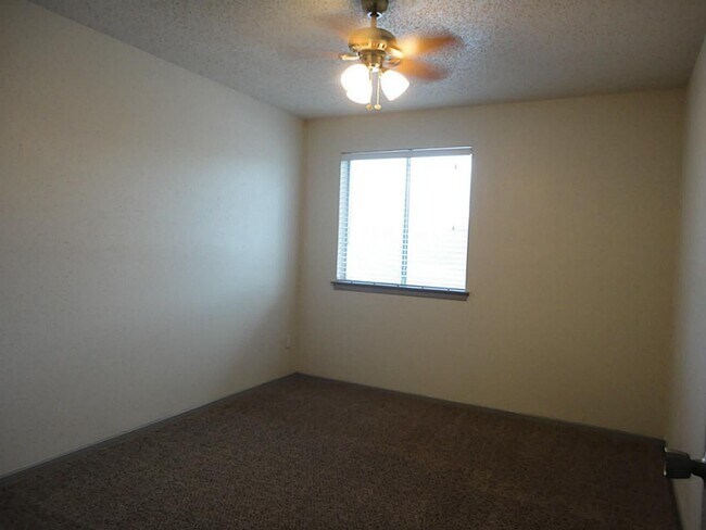Building Photo - 6654 Montauk Dr