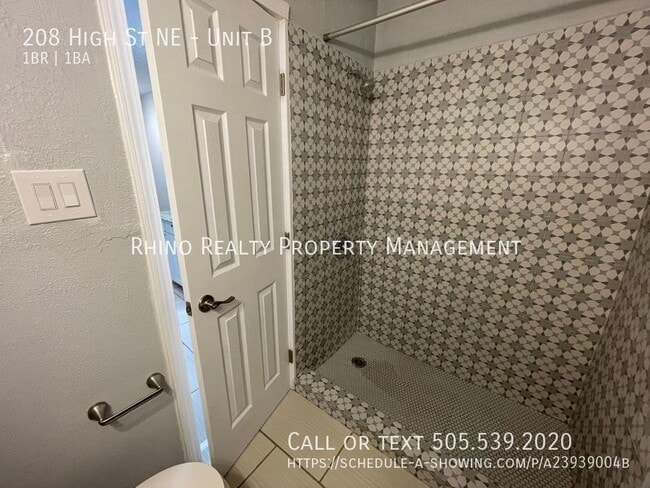 Building Photo - Welcome to Alhambra Court! 1 Bedroom, 1 Bath!