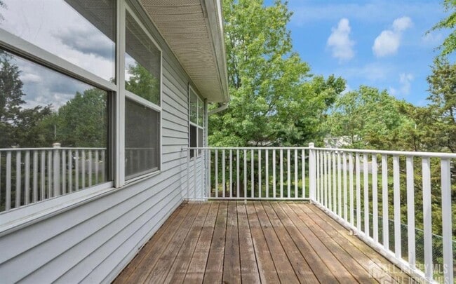 Building Photo - 353 Ventnor Ct