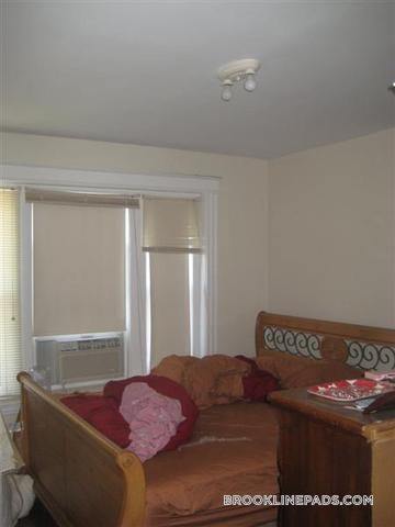 Building Photo - 208 Winthrop Rd