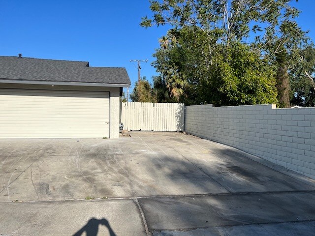 Building Photo - 3024 Berros St