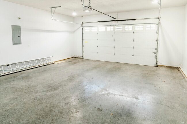 Building Photo - 4442 S Carberry Ct
