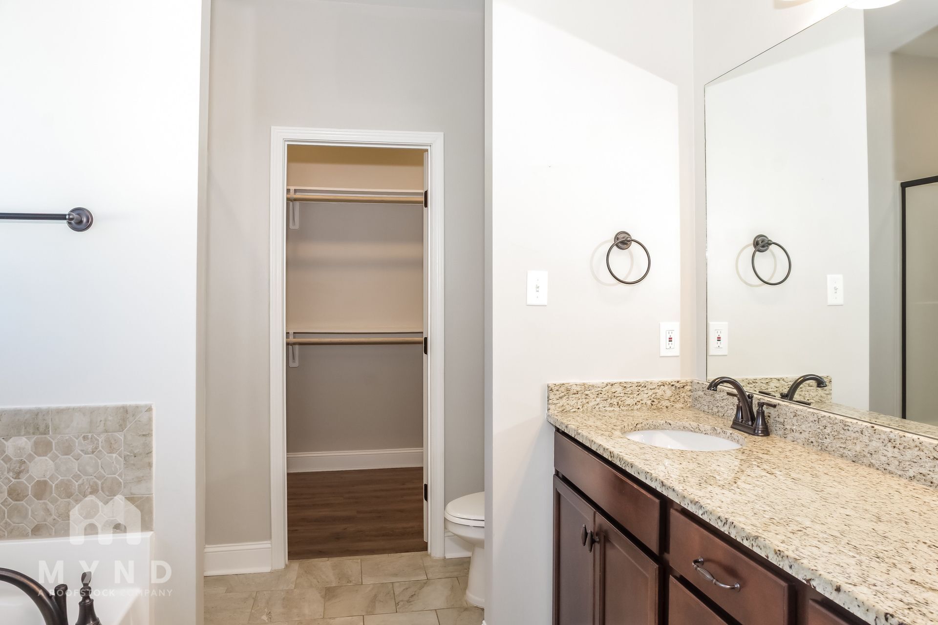 Building Photo - 27571 Carrington Ct