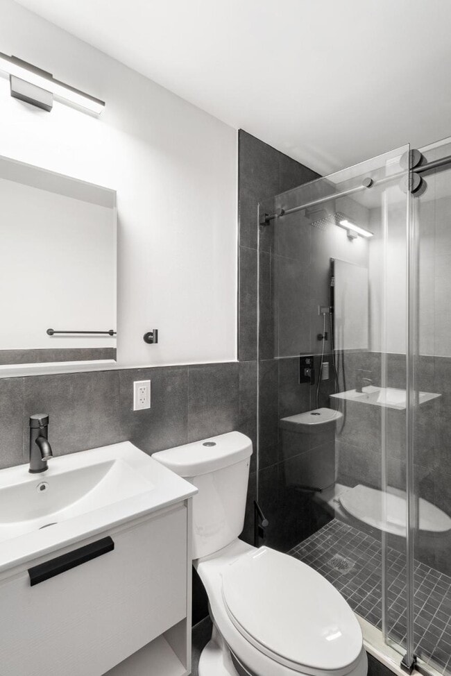 Building Photo - 2 bedroom in Brooklyn NY 11232