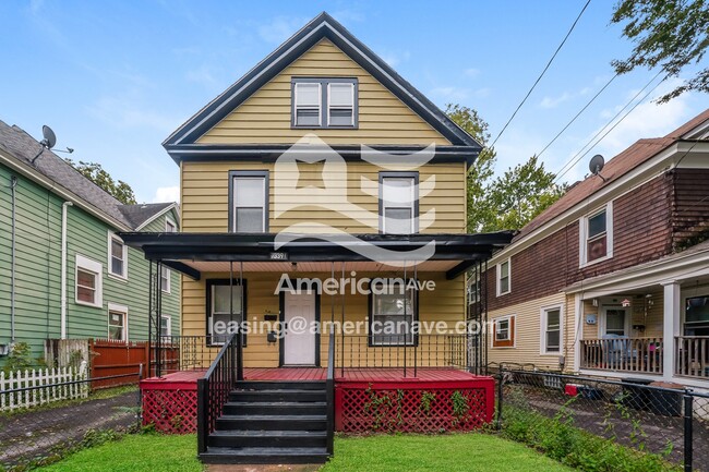 Building Photo - 339 W Calthrop Ave