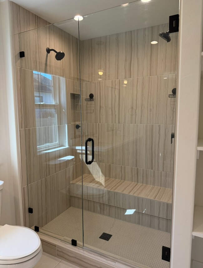 Building Photo - Stunning Kalispell Home in Silverbrook nei...